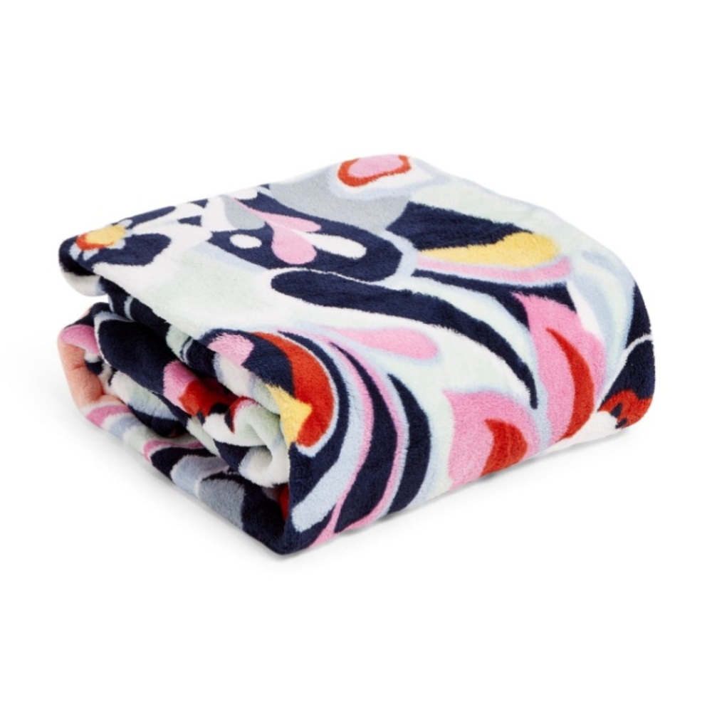 NWT! Vera Bradley throw blanket - Picture 1 of 9